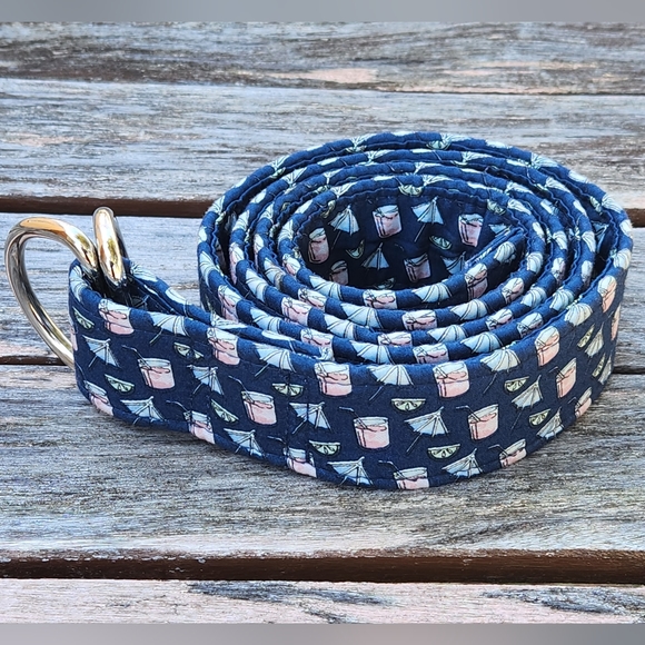 Vineyard Vines Accessories - Vineyard Vines D-Ring Belt Beach Umbrellas and Drinks L